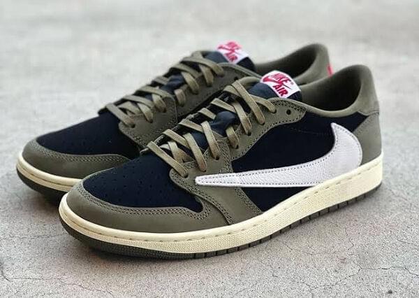 本物 新品TravisScottNike AirJordan1Low ファッション