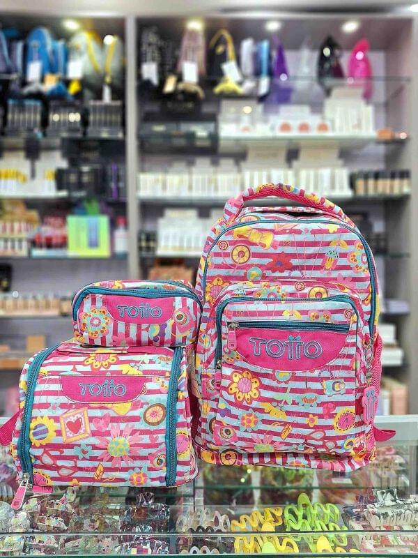 totto様　5kg 2L以上 Amazon.com: Totto Women's Morral Adelaide 2 Backpack, Black, One