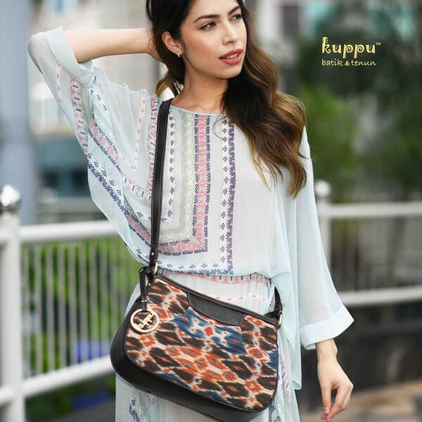 Sumba Purnama Crossbody